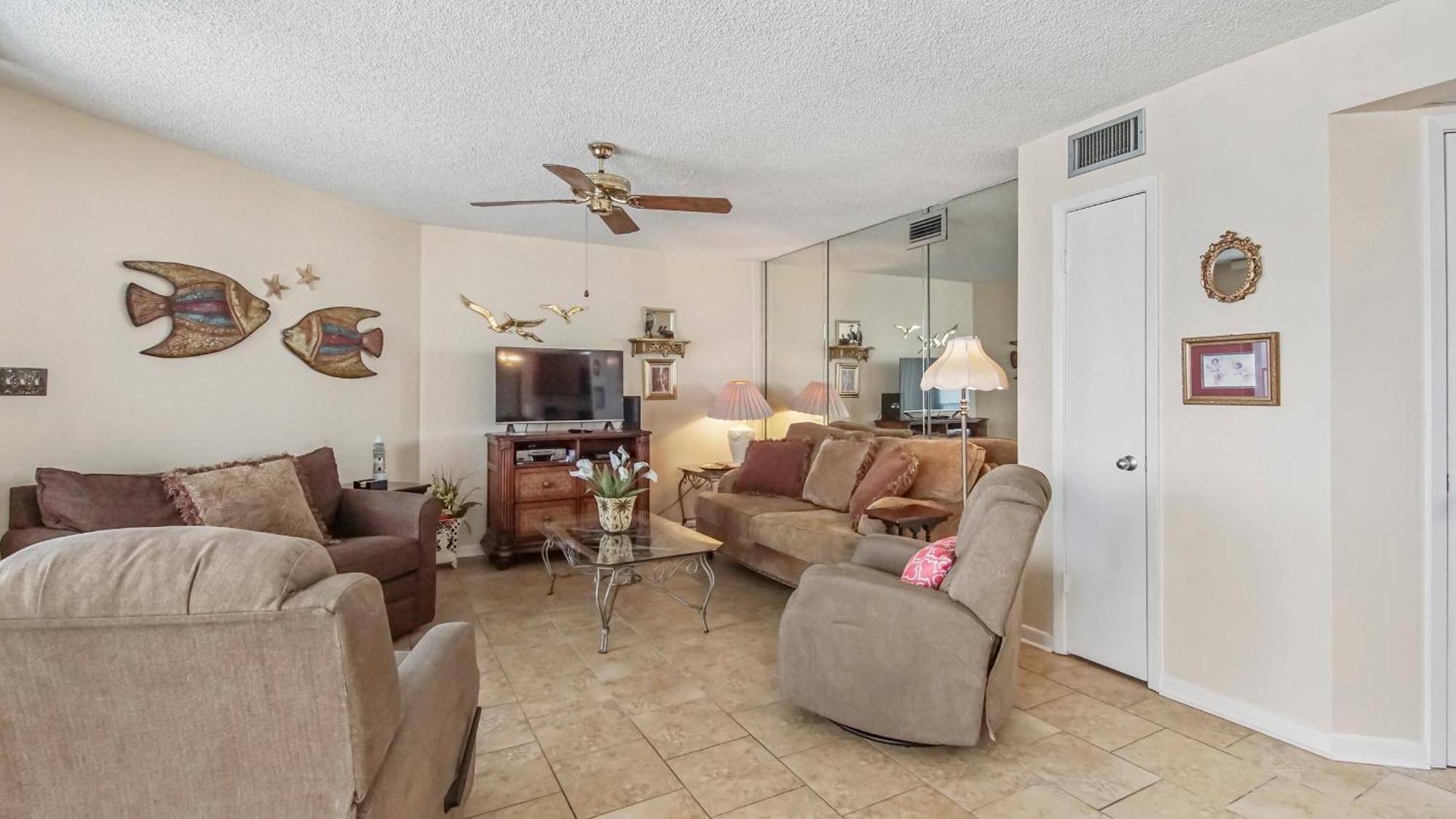 Aquavista Beach Resort By Sand Seeker Vacations Panama City Beach Bilik gambar