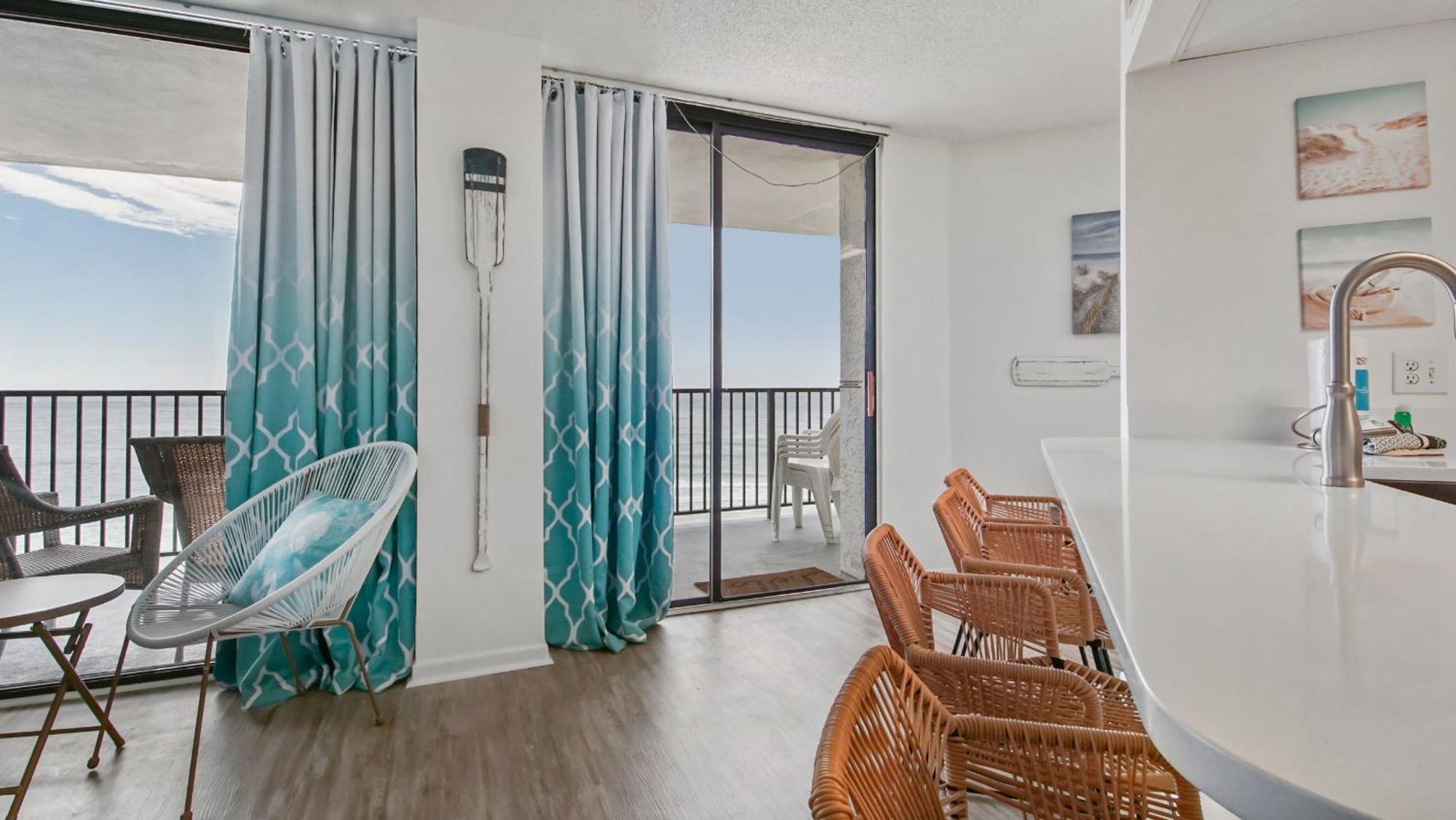 Aquavista Beach Resort By Sand Seeker Vacations Panama City Beach Bilik gambar